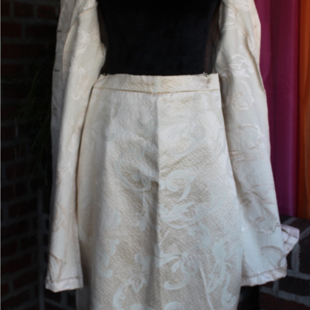 Spring ready Two piece suit - Picture 5 of 5